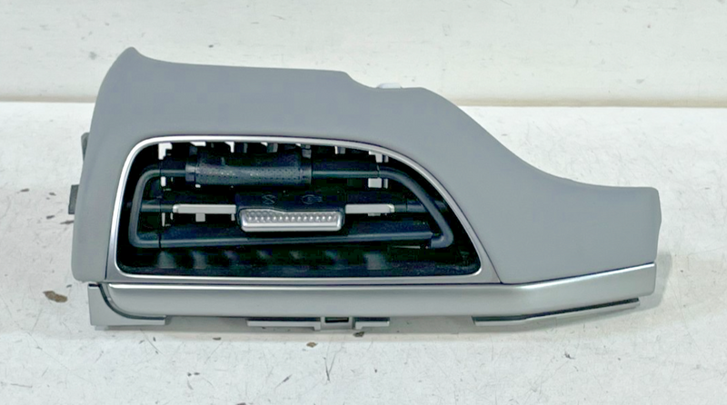 Load image into Gallery viewer, 20-22 PALISADE FRONT LEFT DASH AC AIR VENT GRILLE MOLDING W/ TRIM COVER # 100791
