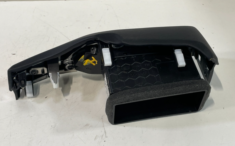 Load image into Gallery viewer, 20-22 PALISADE FRONT LEFT DASH AC AIR VENT GRILLE MOLDING W/ TRIM COVER # 102121
