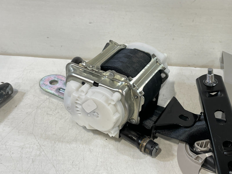 Load image into Gallery viewer, 2022-2025 HONDA CIVIC FRONT RIGHT SIDE SEAT BELT RETRACTOR W/ TENSIONER # 96127
