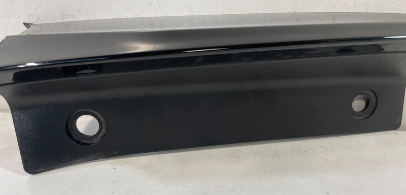Load image into Gallery viewer, 2019-2025 ACURA RDX REAR RIGHT SIDE QUARTER PANEL GARNISH MOLDING BLACK # 101150

