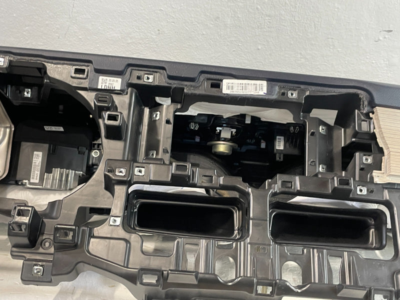 Load image into Gallery viewer, 2020 - 2022 HYUNDAI PALISADE INSTRUMENT PANEL PAD DASHBOARD ASSEMBLY # 103638
