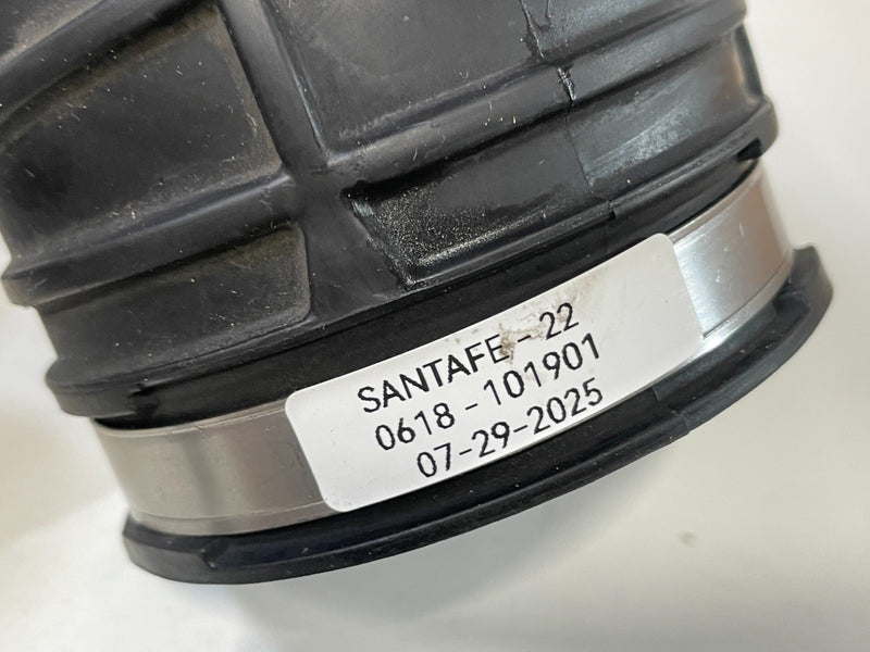 Load image into Gallery viewer, 20-25 HYUNDAI SANTA FE SONATA ENGINE AIR CLEANER INTAKE HOSE PIPE 2.5L # 101901
