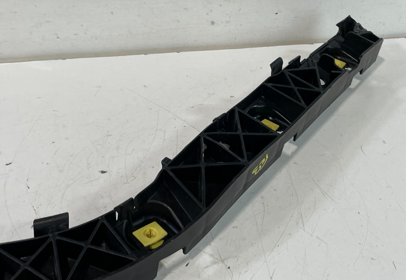 Load image into Gallery viewer, 2019-2020 HYUNDAI SANTA FE REAR BUMPER RIGHT SIDE UPPER SUPPORT BRACKET # 102900
