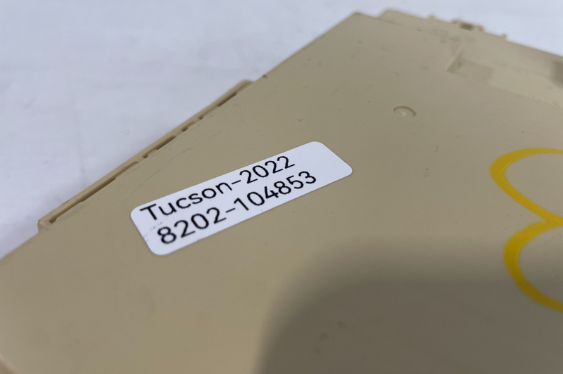 Load image into Gallery viewer, 2022-2025 HYUNDAI TUCSON FUSE RELAY CABIN JUNCTION BOX 91950-CW020 2.5L # 104853
