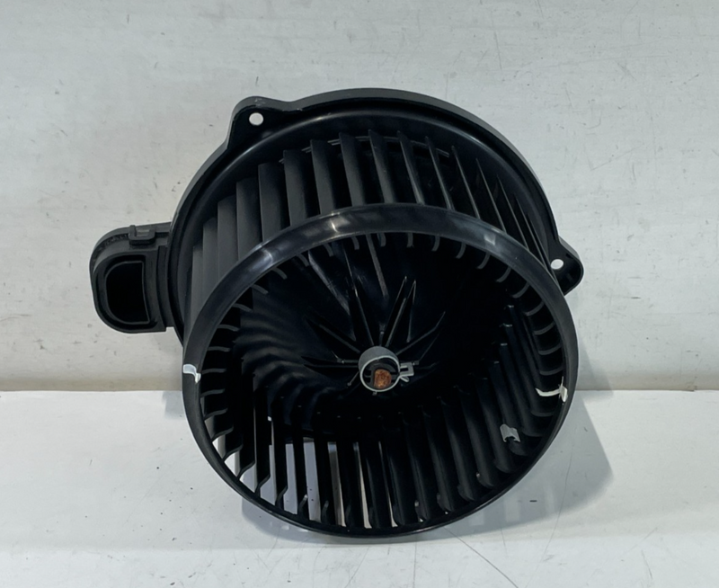 Load image into Gallery viewer, 2020-2022 HYUNDAI PALISADE FRONT DASH AC A/C HEATER BLOWER W/ FAN MOTOR # 102310
