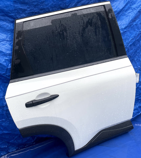 NISSAN ROGUE REAR RIGHT PASSENGER SIDE DOOR ASSEMBLY WHITE (QAK) 21-25