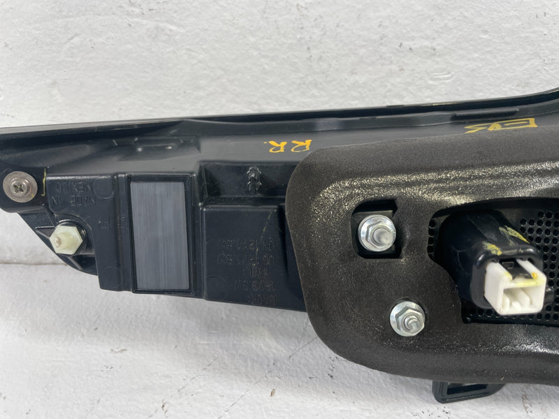 Load image into Gallery viewer, 2023 - 2025 HONDA HR-V REAR RIGHT PASSENGER SIDE INNER TAILLIGHT LAMP # 105463
