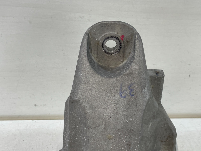 Load image into Gallery viewer, 2019-2023 GENESIS G70 FRONT RIGHT SIDE ENGINE MOUNT SUPPORT BRACKET 2.0L # 96713
