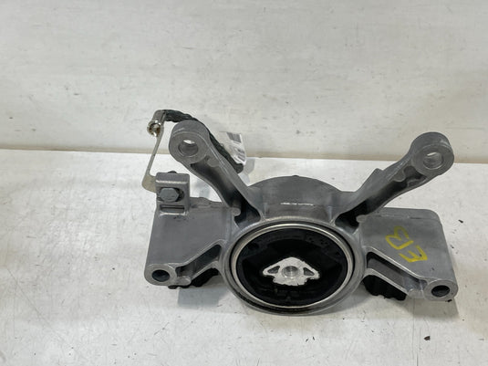 19-24 BMW 330i 330i xDrive AUTO TRANSMISSION GEARBOX SUPPORTING BRACKET