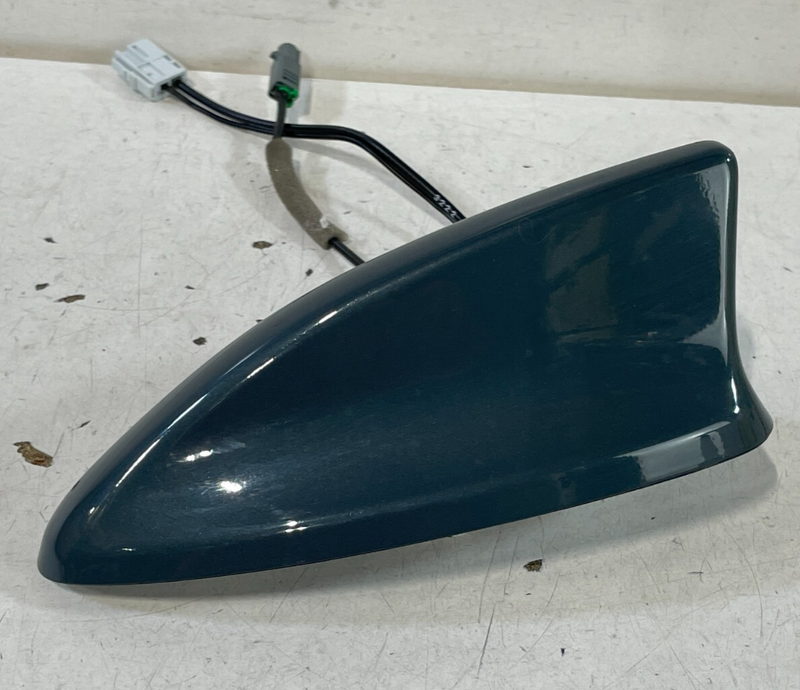 Load image into Gallery viewer, 23-25 HR-V TOP ROOF SATELLITE SHARK FIN RADIO ANTENNA TURQUOISE (G553P) # 98957
