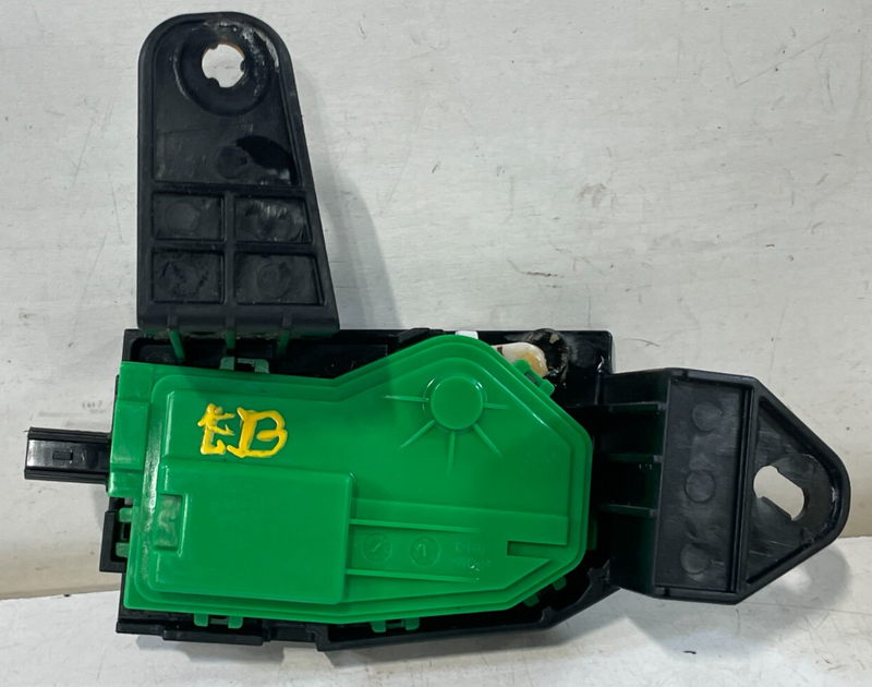 Load image into Gallery viewer, 2020-2022 HYUNDAI PALISADE FUEL GAS TANK DOOR LATCH LOCK ACTUATOR MODULE # 99192
