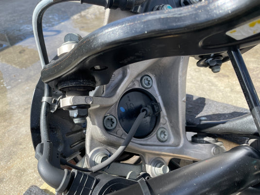 23-25 KIA SPORTAGE FWD REAR LEFT DRIVER SIDE SUSPENSION KNEE ASSEMBLY