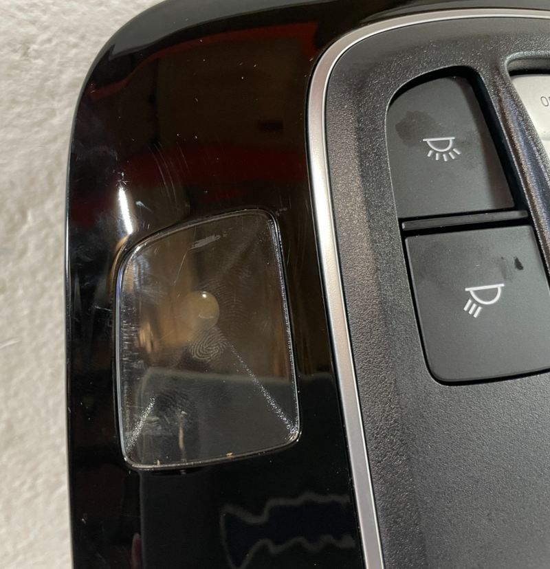 Load image into Gallery viewer, 2020 - 2022 HYUNDAI PALISADE FRONT OVERHEAD ROOF MAP DOME LIGHT LAMP # 104716
