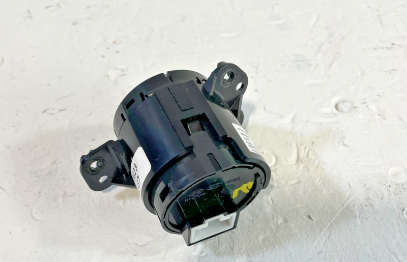 Load image into Gallery viewer, 21 - 23 HYUNDAI SANTA FE ENGINE START STOP IGNITION PUSH BUTTON SWITCH #104387
