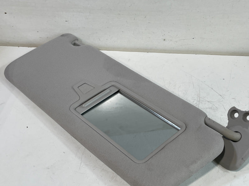 Load image into Gallery viewer, 2020-2023 HYUNDAI PALISADE FRONT RIGHT PASSENGER SIDE SUNVISOR SUN VISOR #102216
