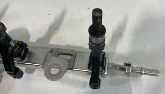 22-25 HYUNDAI TUCSON SANTA FE ENGINE FUEL INJECTION RAIL W/ 4 INJECTORS