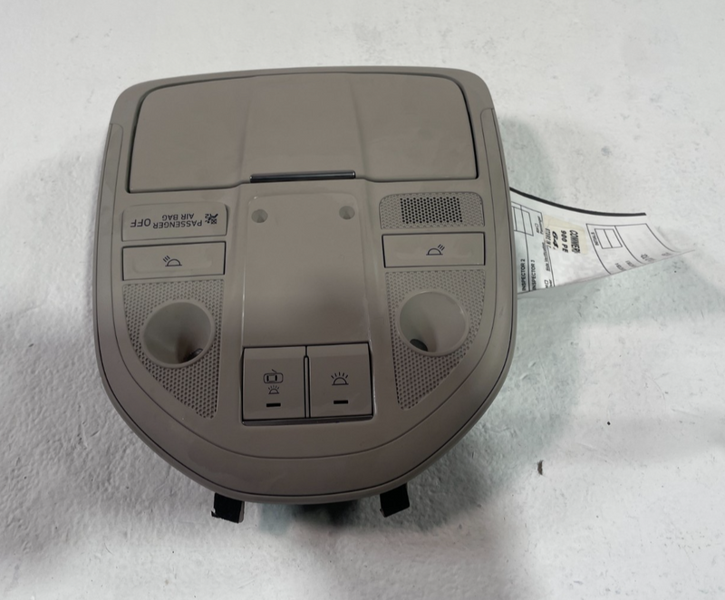 Load image into Gallery viewer, 2019-2023 GENESIS G70 ROOF OVERHEAD CONSOLE DOME LIGHT LAMP W/ SWITCH # 105329
