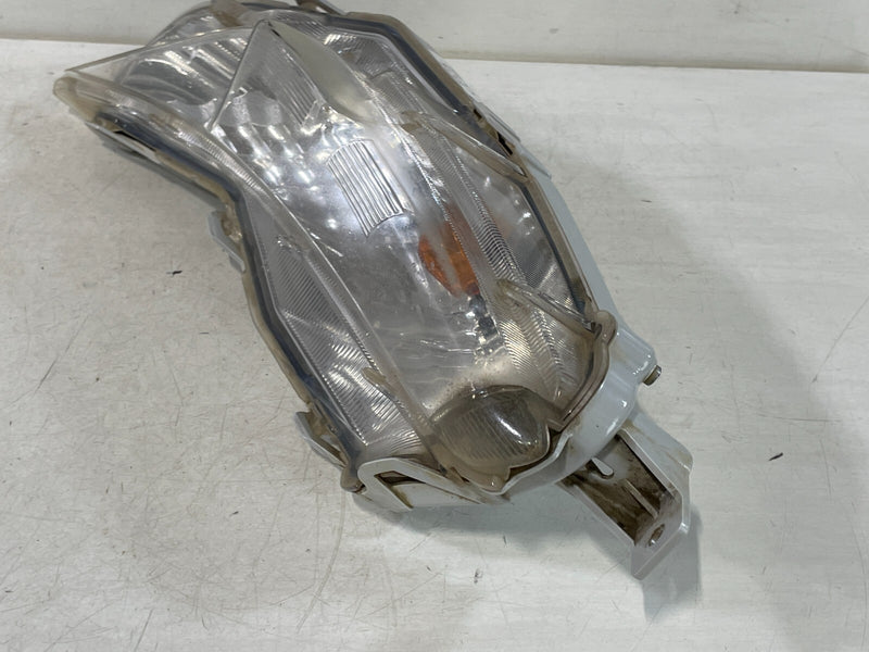 Load image into Gallery viewer, TOYOTA CAMRY LEFT DRIVER SIDE TURN SIGNAL DRL DAYTIME RUNNING LIGHT LAMP # 95153

