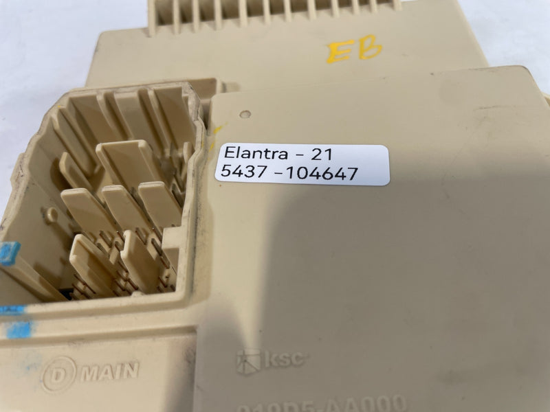 Load image into Gallery viewer, 2021 - 2023 HYUNDAI ELANTRA FUSE RELAY CABIN JUNCTION BOX 91950-AB050 # 104647
