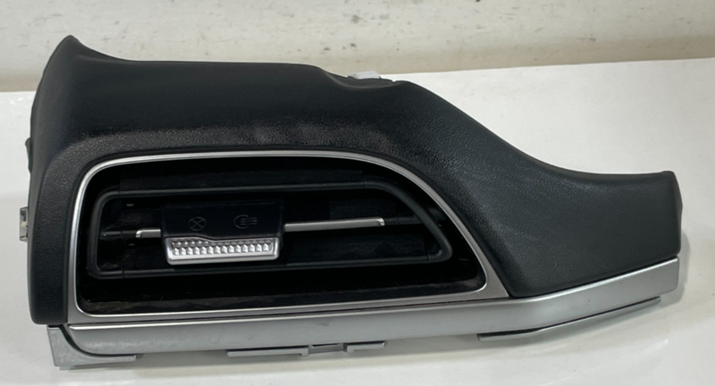 Load image into Gallery viewer, 20-22 PALISADE FRONT LEFT DASH AC AIR VENT GRILLE MOLDING W/ TRIM COVER # 101277
