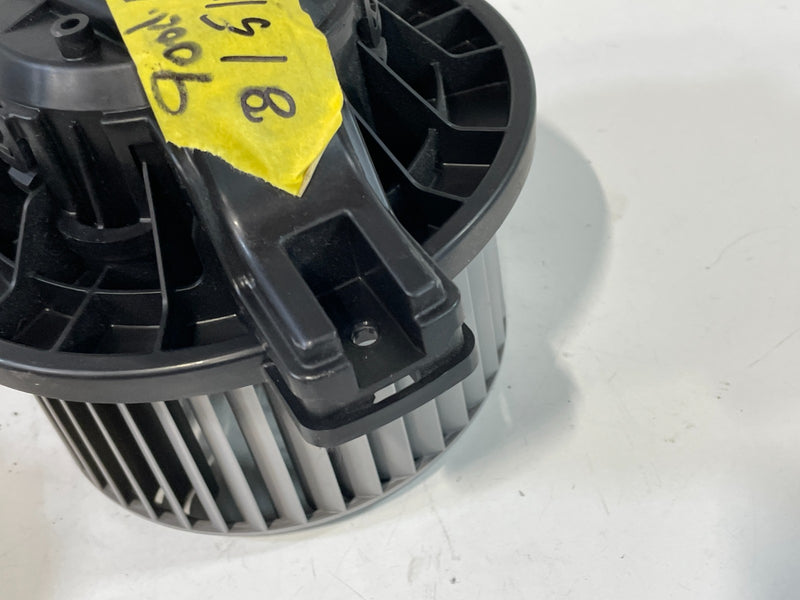 Load image into Gallery viewer, 20-22 HYUNDAI PALISADE REAR HVAC AC HEATER BLOWER W/FAN MOTOR 97945-S800 #102308
