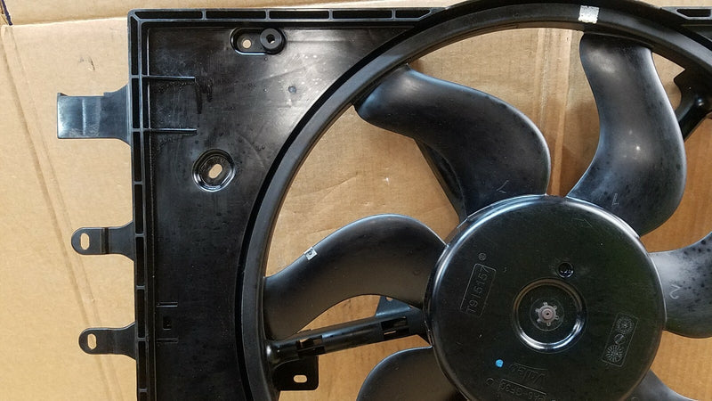 Load image into Gallery viewer, ⭐⭐ OEM 16-19 INFINITI Q50 17-18 Q60 RADIATOR CONDENSOR COOLING FAN ASSEMBLY 2.0L
