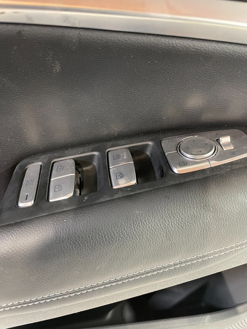 Load image into Gallery viewer, 2022-2023 GENESIS G70 FRONT LEFT DRIVER SIDE DOOR TRIM PANEL BLACK # 104324

