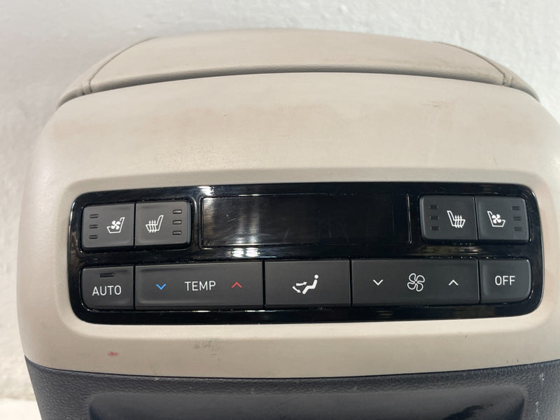 Load image into Gallery viewer, 23-25 HYUNDAI PALISADE REAR CENTER CONSOLE AIR VENT GRILLE PANEL ASSEMBLY 104120
