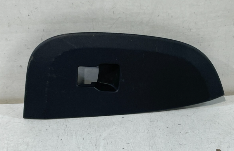 Load image into Gallery viewer, 2023-2024 HONDA HR-V REAR RIGHT PASSENGER SIDE DOOR WINDOW BEZEL SWITCH # 98952
