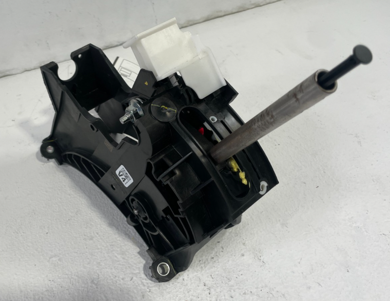 Load image into Gallery viewer, 23-25 HONDA HR-V AUTO TRANSMISSION SHIFT SHIFTER GEAR SELECTOR LEVER # 105494
