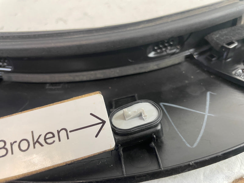 Load image into Gallery viewer, 22-24 HYUNDAI TUCSON REAR LEFT DOOR LOWER WHEEL ARCH FLARE MOLDING # 104865
