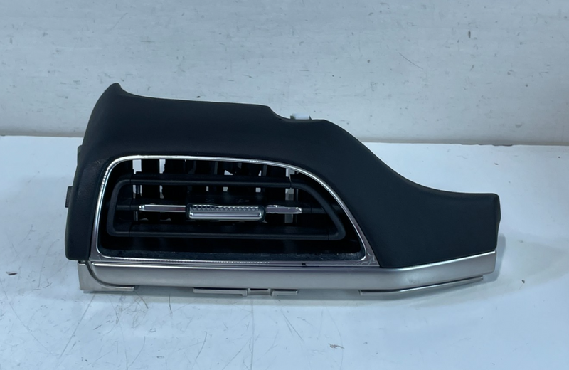Load image into Gallery viewer, 20-22 PALISADE FRONT LEFT DASH AC AIR VENT GRILLE MOLDING W/ TRIM COVER # 102324
