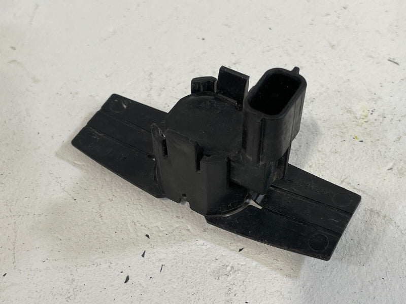 Load image into Gallery viewer, 2019 - 2020 INFINITI QX50 BUMPER BACK UP PARKING SENSOR BRACKET # 85686
