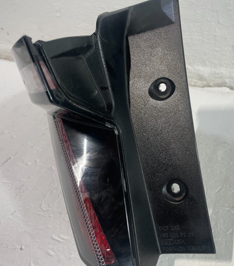 Load image into Gallery viewer, 22-25 HYUNDAI TUCSON REAR LEFT DRIVER SIDE OUTER TAILLIGHT LIGHT LAMP # 104871
