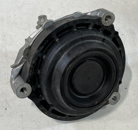 2019-2024 BMW 330i 430i FRONT RIGHT ENGINE MOTOR SUPPORT MOUNT BRACKET