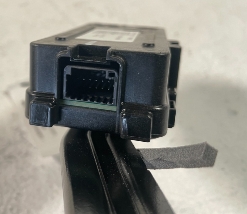 Load image into Gallery viewer, 2025 HYUNDAI TUCSON CDC CHASSIS DOMAIN CONTROL MODULE 2.5L 95640-N9100 # 105906

