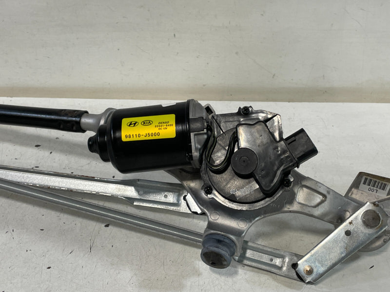 Load image into Gallery viewer, 18-23 KIA STINGER FRONT WINDSHIELD WIPER TRANSMISSION LINKAGE W/ MOTOR # 99735
