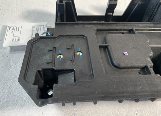 2023 - 2025 KIA SPORTAGE BATTERY TRAY MOUNT BRACKET 37150-DW000 2.5L