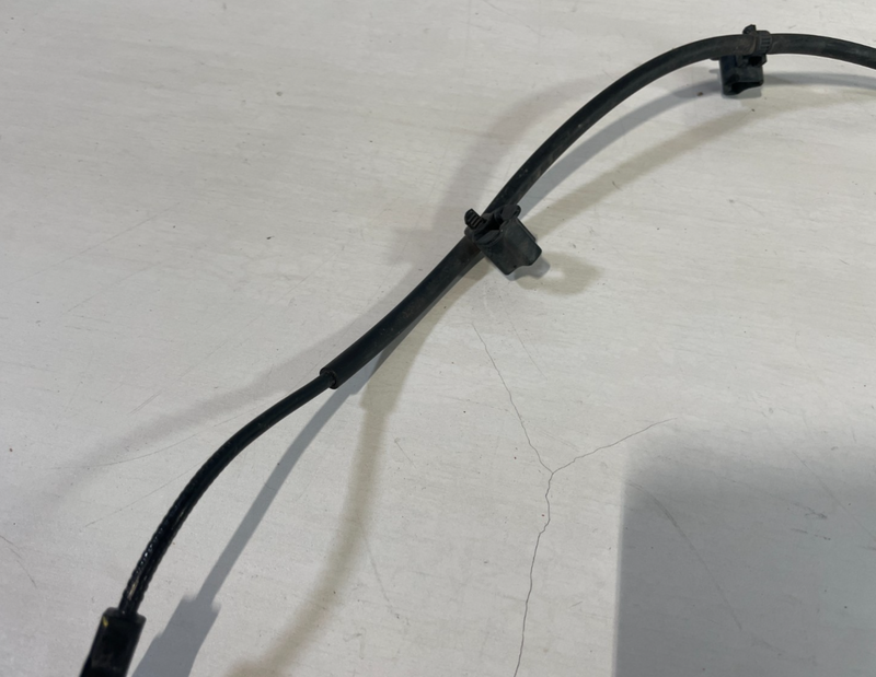 Load image into Gallery viewer, 2022-2025 HYUNDAI TUCSON FRONT LEFT DRIVER SIDE ABS WHEEL SPEED SENSOR # 105039
