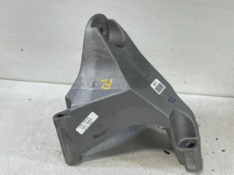Load image into Gallery viewer, 2019-2023 GENESIS G70 FRONT LEFT SIDE ENGINE MOUNT SUPPORT BRACKET 2.0L # 100940
