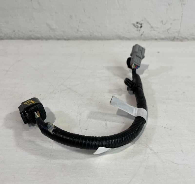 Load image into Gallery viewer, 21-23 GENESIS G70 REAR LEFT BUMPER WIRE WIRING HARNESS CABLE G9991-47000 #104268
