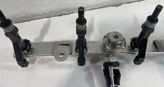 22-25 HYUNDAI TUCSON SANTA FE ENGINE FUEL INJECTION RAIL W/ 4 INJECTORS