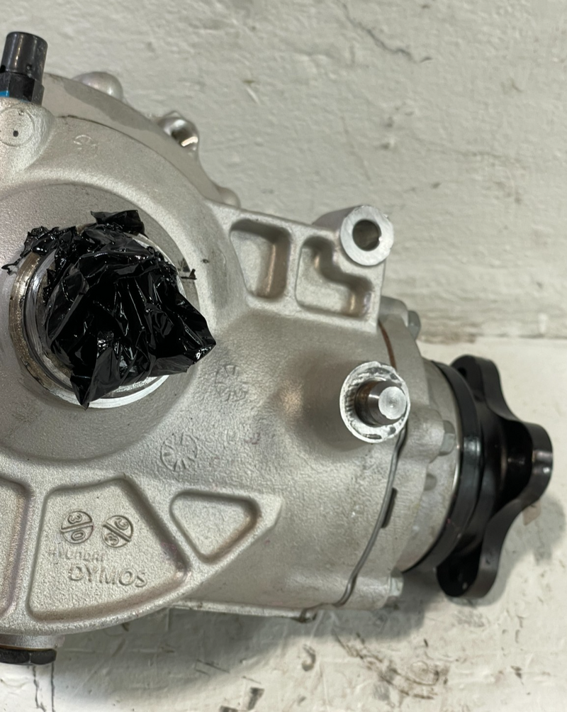 Load image into Gallery viewer, 2019-2023 GENESIS G70 RWD FRONT AXLE DIFFERENTIAL CARRIER 3K MILES 2.0L # 104347
