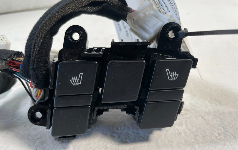 Load image into Gallery viewer, 23-25 KIA SPORTAGE FRONT CENTER CONSOLE SEAT HEATER CONTROL SWITCH 2.5L # 106595

