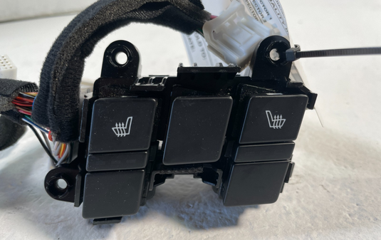 23-25 KIA SPORTAGE FRONT CENTER CONSOLE SEAT HEATER CONTROL SWITCH 2.5L