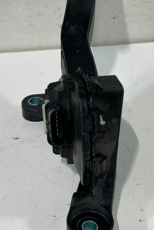 21-23 HYUNDAI ELANTRA GAS ACCELERATION ACCELERATOR PEDAL 32700-AB200 # 101823A
