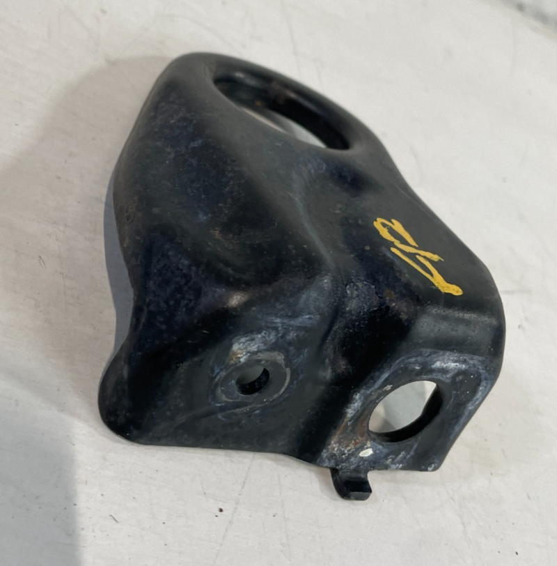 Load image into Gallery viewer, 19-23 GENESIS G70 FRONT RIGHT SIDE INTERCOOLER UPPER MOUNT BRACKET 2.0L # 104273
