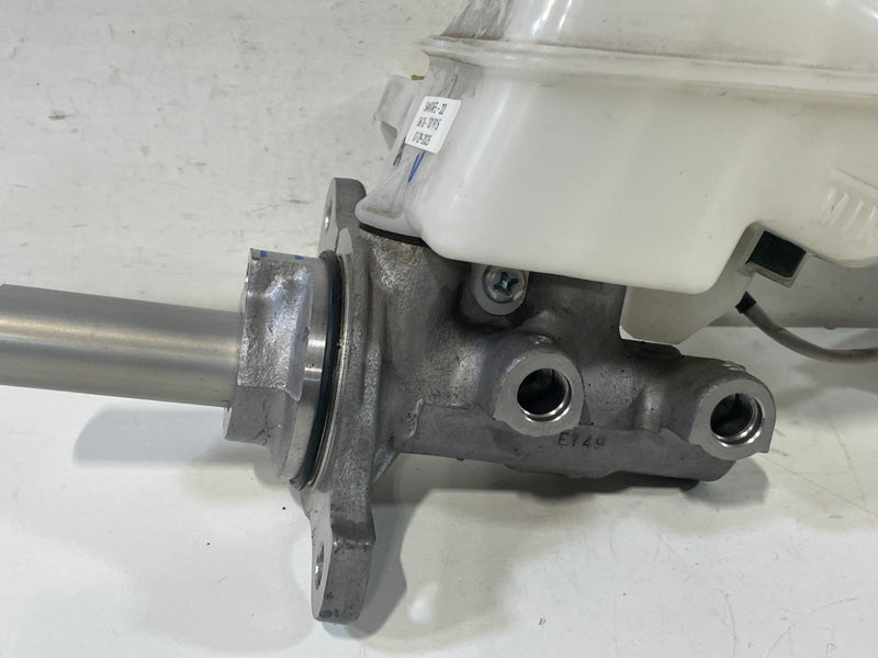 Load image into Gallery viewer, 2021-2025 HYUNDAI SANTA FE BRAKE BOOSTER MASTER CYLINDER RESERVOIR 2.5L # 101915
