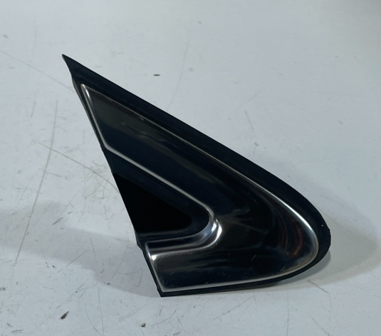 19-23 HYUNDAI SANTA FE FRONT RIGHT PASSENGER FENDER UPPER CORNER MOLDING