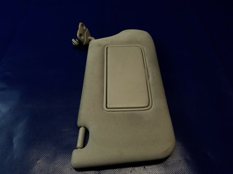 Load image into Gallery viewer, INFINITI M35h M37 M56 Q70 Q70L RIGHT PASSENGER SIDE SUNVISOR SUN VISOR # 51576
